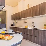 Rovelli 41 By Rent