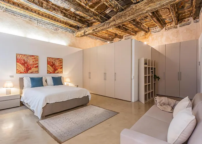 Rovelli 41 By Rent Apartment Como