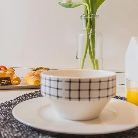 Rovelli 41 By Rent Daire *